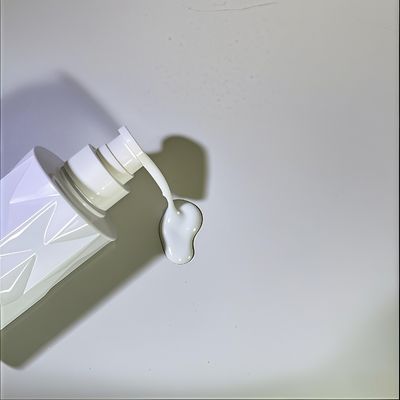 Szklista butelka kosmetyczna PET z pompą prasową i logo na zamówienie 5000 sztuk MOQ 15-35 dni dostawy