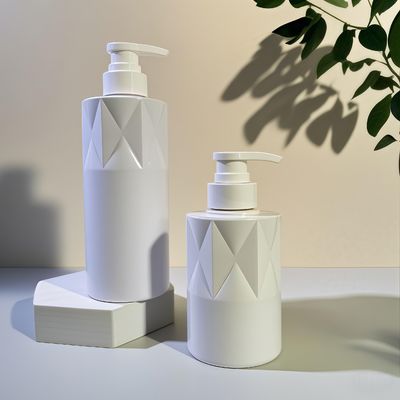 Szklista butelka kosmetyczna PET z pompą prasową i logo na zamówienie 5000 sztuk MOQ 15-35 dni dostawy